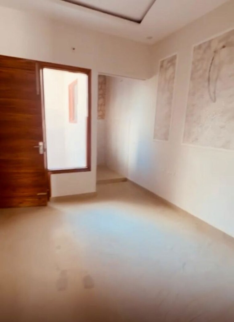 Room, dera bassi 3 Bedroom 145 Sq.Yd. Independent House In Dera Bassi Mohali 9987696