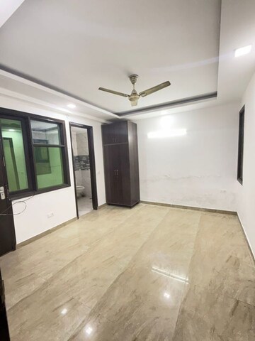 Room in 1 BHK Builder Floor at Saket – for Rent