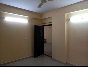 Room in 3 BHK Apartment at Omaxe Heights, Sector 86 – for Rent