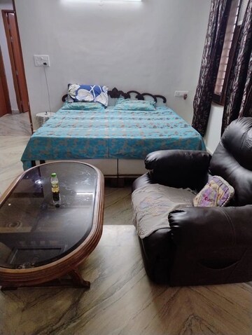 Bedroom in 2 BHK Builder Floor at Sector 52 – for Rent