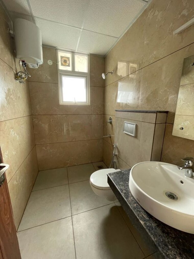 Bathroom, la-prisma 3 Bedroom 1735 Sq.Ft. Apartment In Dhakoli Zirakpur 9988057