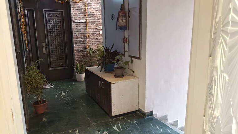 Attached Bathroom, sector 4 dwarka 3 Bedroom 1500 Sq.Ft. Apartment In Sector 4 Dwarka Delhi 9988263