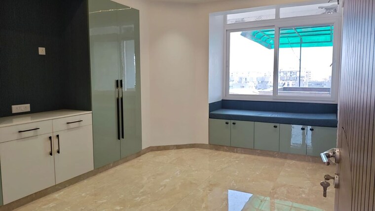 Room, sector 4 dwarka 3 Bedroom 1500 Sq.Ft. Apartment In Sector 4 Dwarka Delhi 9988263