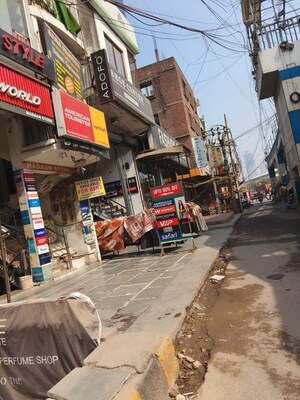  Shop For Rent in Kirti Nagar