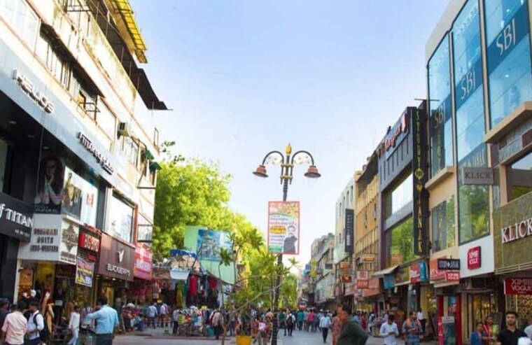 Exterior View, karol bagh Commercial Shop 1200 Sq.Ft. In Karol Bagh Delhi 9975269