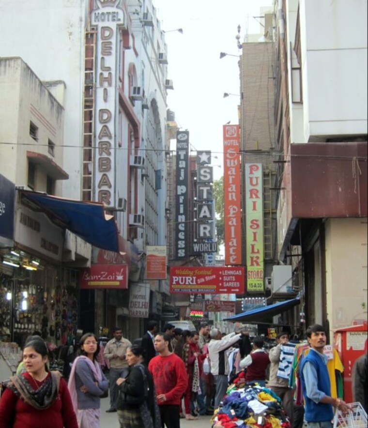 Exterior View, karol bagh Commercial Shop 1200 Sq.Ft. In Karol Bagh Delhi 9975269