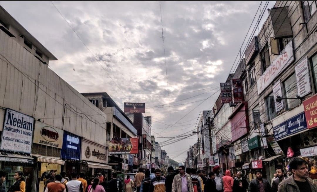 Retail Shop For Rent in Karol Bagh