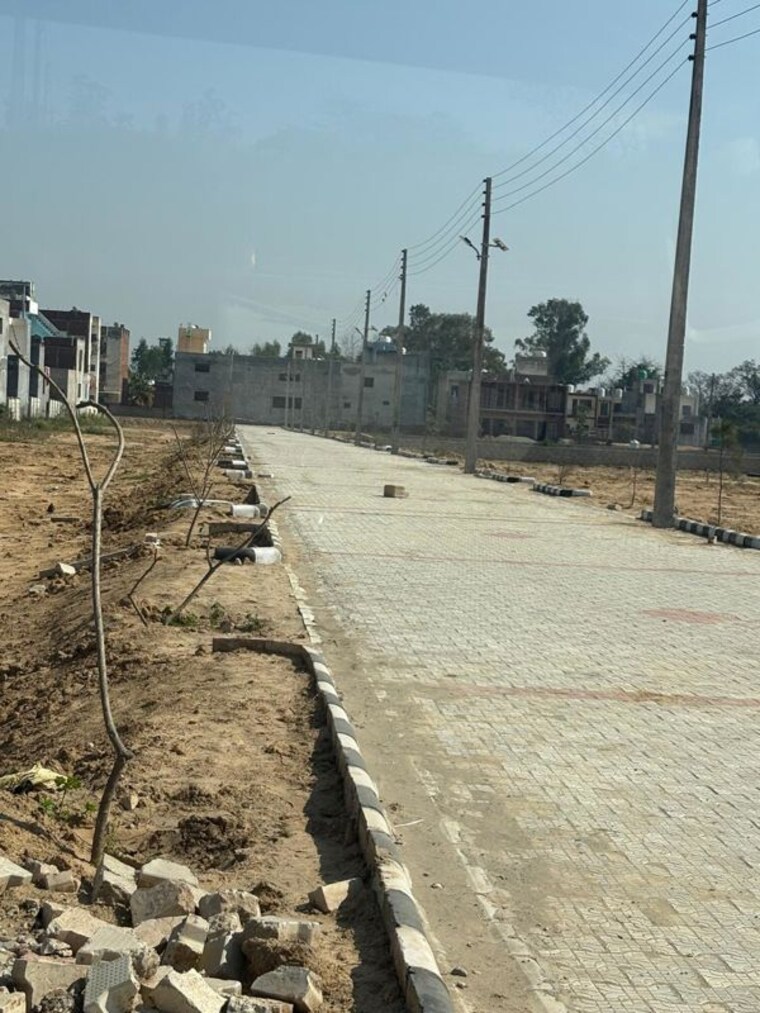 undefined, dera bassi  110 Sq.Yd. Plot In Dera Bassi Mohali 9988307