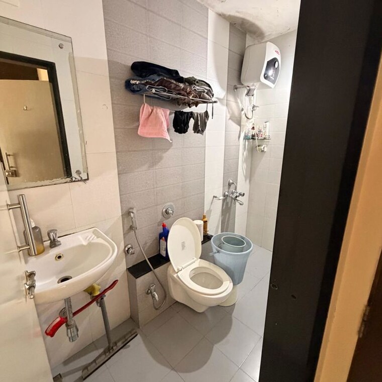Bathroom, bibwewadi 3 Bedroom 850 Sq.Ft. Apartment In Bibwewadi Pune 9988302