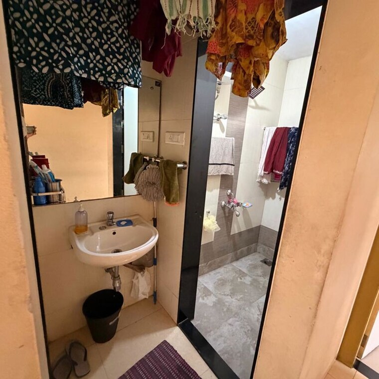 Bathroom, bibwewadi 3 Bedroom 850 Sq.Ft. Apartment In Bibwewadi Pune 9988302