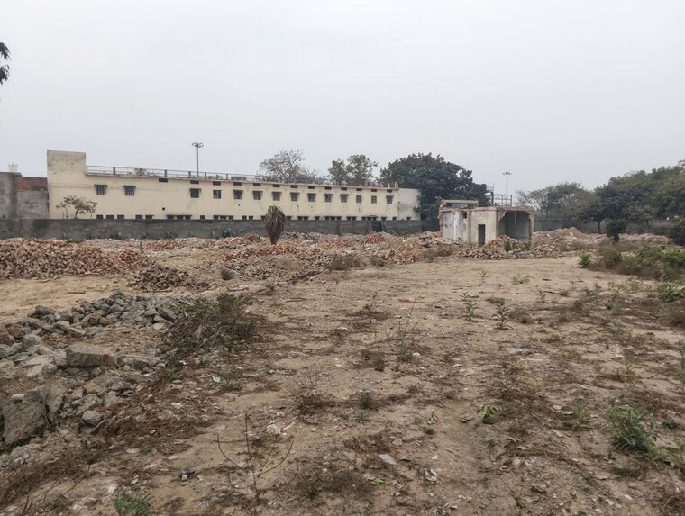 undefined, model town  180 Sq.Yd. Plot In Model Town Ghaziabad 9988352
