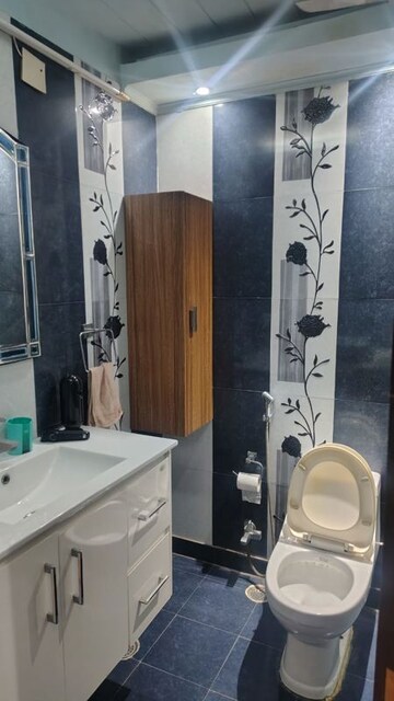 Bathroom in 3 BHK Apartment at HBH Galaxy Apartments, Sector 43 – for Rent