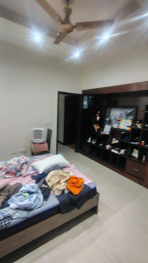 Parking in 3 BHK Apartment at HBH Galaxy Apartments, Sector 43 – for Rent