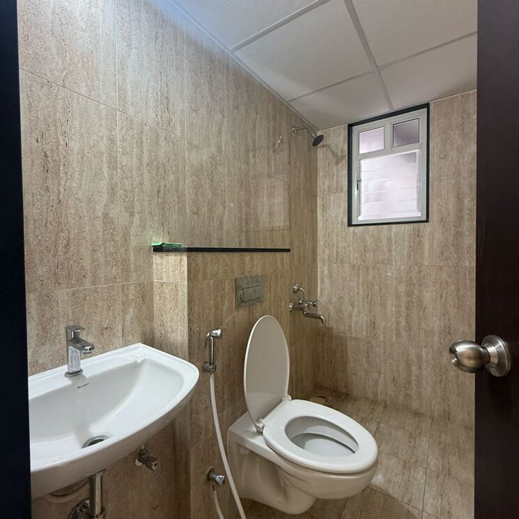 Bathroom, kolte-patil-life-republic-3-rd-avenue 2 Bedroom 620 Sq.Ft. Apartment In Marunji Pune 9988547