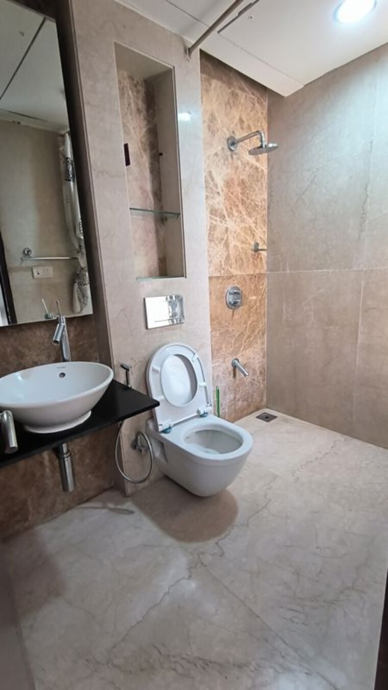 Bathroom, lodha-grandeur 3 Bedroom 1458 Sq.Ft. Apartment In Prabhadevi Mumbai 9988677
