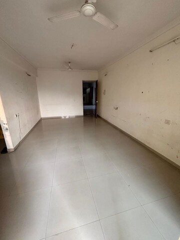 Room in 3 BHK Apartment at Pride Purple Park Astra, Hinjewadi – for Rent