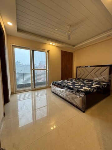 Room in 2 BHK Apartment at Palm Residency Chhatarpur, Rajpur Khurd Extension – for Rent