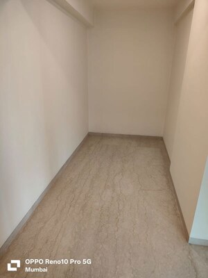 Room in 3 BHK Apartment at Siddharudh Bhuvan, Khar West – for Sale