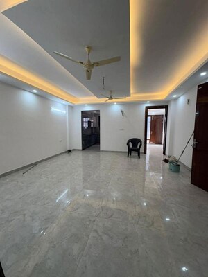 Room in 3 BHK Builder Floor at Saket – for Rent