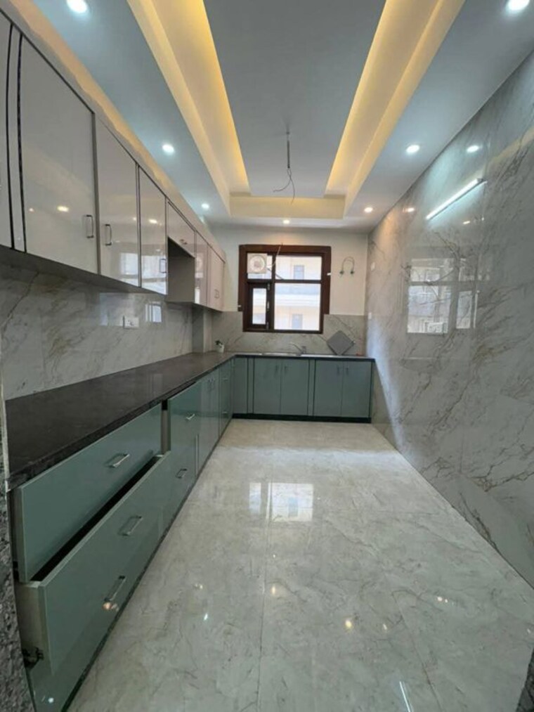 Kitchen, saket 3 Bedroom 1500 Sq.Ft. Builder Floor In Saket Delhi 9989106