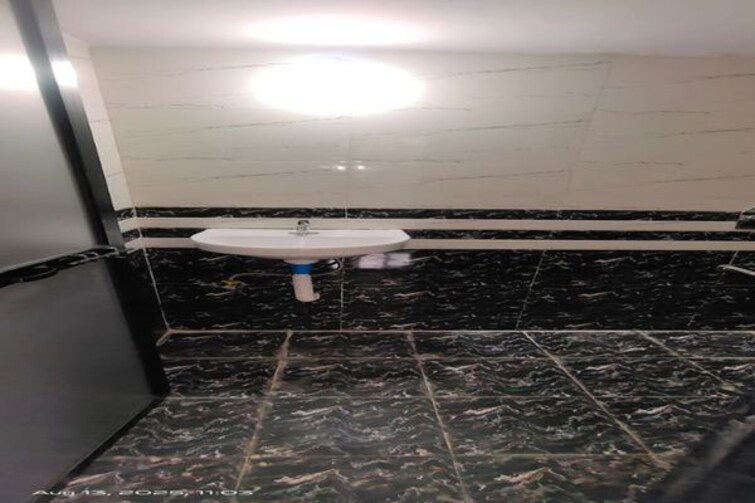 Bathroom, east vinod nagar 1 Bedroom 315 Sq.Ft. Builder Floor In East Vinod Nagar Delhi 9989104