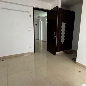 Room in 1 BHK Apartment at Palm Residency Chhatarpur, Rajpur Khurd Extension – for Rent