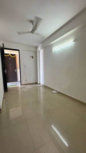 Room in 1 BHK Apartment at Palm Residency Chhatarpur, Rajpur Khurd Extension – for Rent