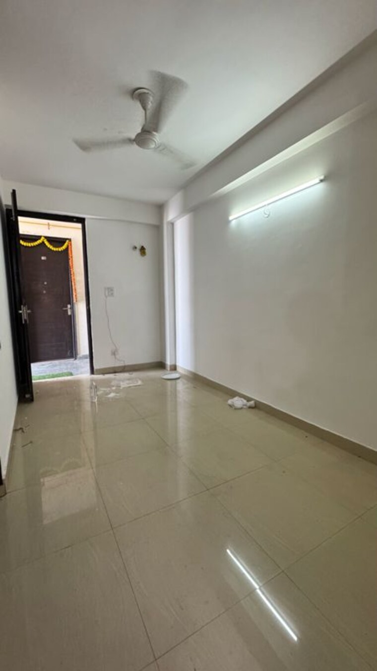 Room, palm-residency-chhatarpur 1 Bedroom 500 Sq.Ft. Apartment In Rajpur Khurd Extension Delhi 9989252