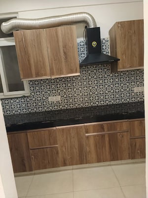 Bedroom in 3 BHK Builder Floor at DLF City Phase IV, Dlf Phase iv – for Rent