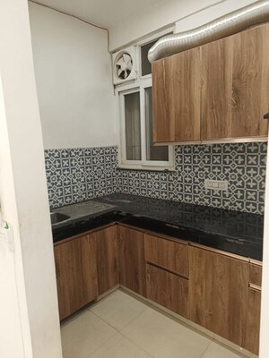 Bedroom in 3 BHK Builder Floor at DLF City Phase IV, Dlf Phase iv – for Rent