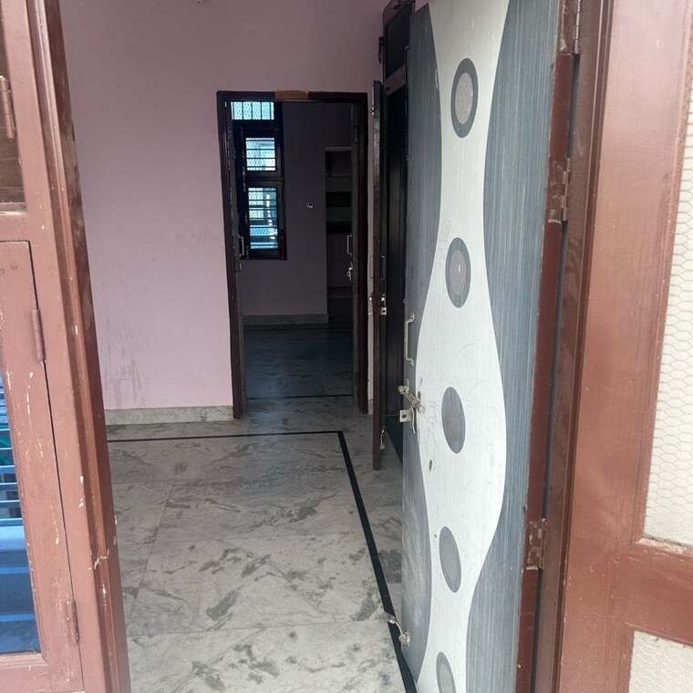 undefined, indira nagar 3 Bedroom 1000 Sq.Ft. Builder Floor In Indira Nagar Lucknow 9989341