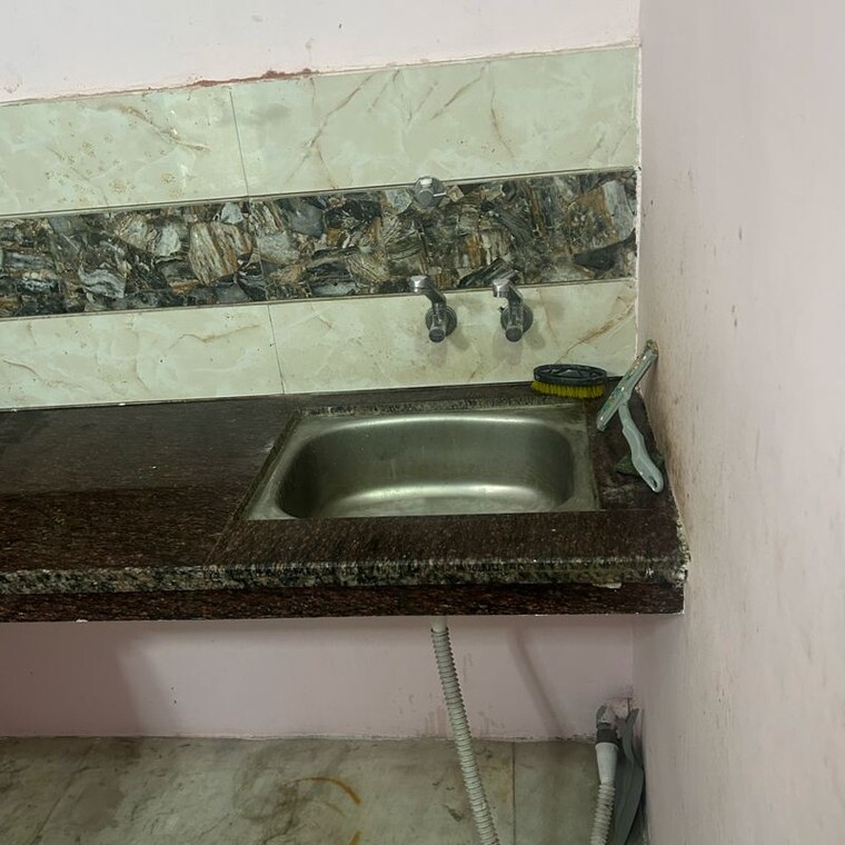 Kitchen, indira nagar 3 Bedroom 1289 Sq.Ft. Builder Floor In Indira Nagar Lucknow 9989345