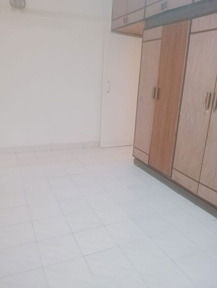 Room, bandra west 2 Bedroom 700 Sq.Ft. Apartment In Bandra West Mumbai 9989348