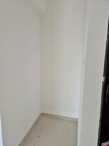 Room in 1 BHK Apartment at UK Iridium, Kandivali East – for Rent