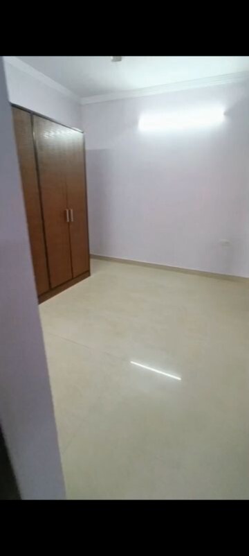 Room in 3 BHK Apartment at Sector 13 Dwarka – for Rent