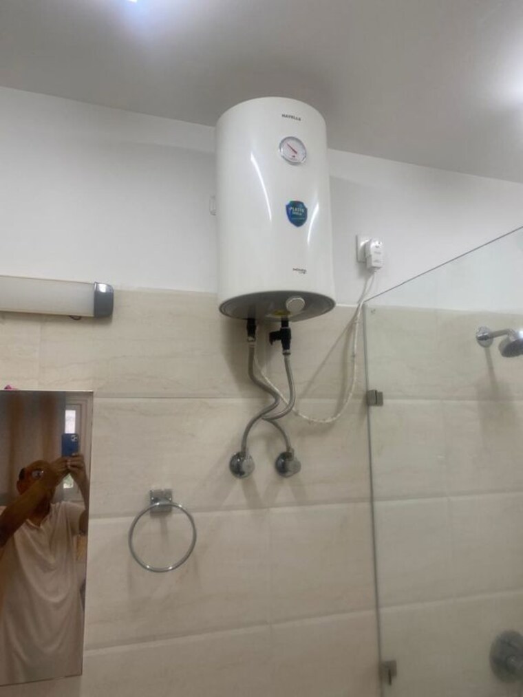 Bathroom, greater kailash i 3 Bedroom 2100 Sq.Ft. Builder Floor In Greater Kailash I Delhi 9989577