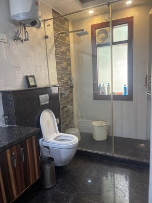 Bathroom in 3 BHK Builder Floor at Unitech South City II, Sector 50 – for Rent