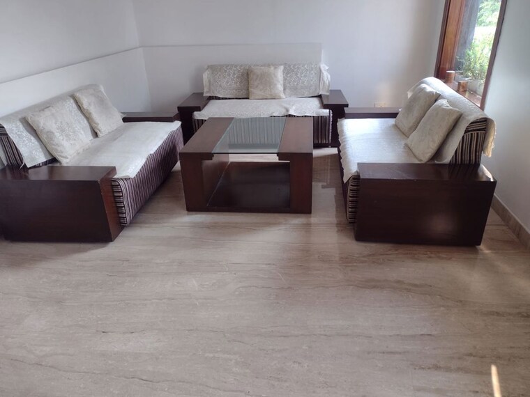 Living Room, unitech-south-city-ii 3 Bedroom 3200 Sq.Ft. Builder Floor In Sector 50 Gurgaon 9989574