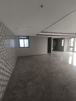 Room in 5 BHK Apartment at Lodha Trump Tower, Worli – for Sale