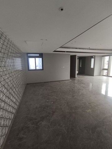 Room in 5 BHK Apartment at Lodha Trump Tower, Worli – for Sale