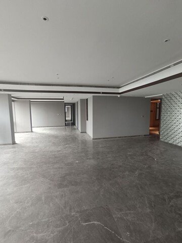 Room in 5 BHK Apartment at Lodha Trump Tower, Worli – for Sale