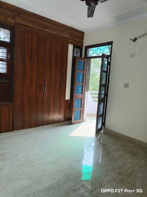 Room in 4 BHK Apartment at Sector 11 Dwarka – for Rent