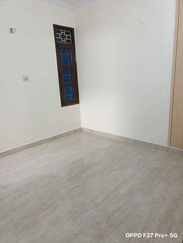 Room in 4 BHK Apartment at Sector 11 Dwarka – for Rent