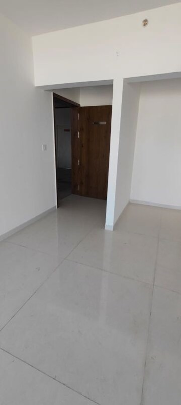 Room in 2 BHK Apartment at Gagan Avencia, Kharadi – for Rent