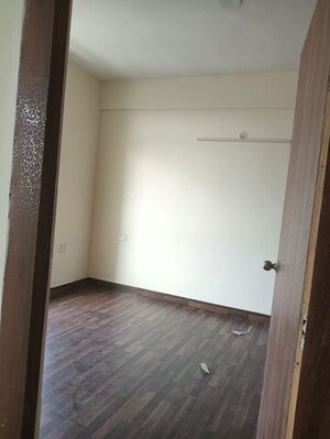 Room in 3 BHK Apartment at Jaypee Green Wish town Klassic, Sector 134 – for Rent