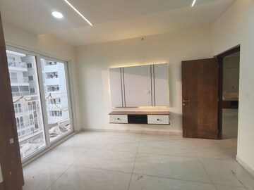 Room in 3 BHK Apartment at Prestige Beverly Hills, Kokapet – for Rent