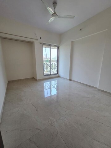 Room in 2 BHK Apartment at Cosmos Habitat, Majiwada – for Rent