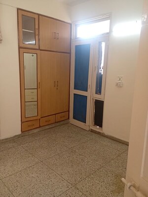 Room in 3 BHK Apartment at Sector 4 Dwarka – for Rent