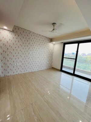 Room in 3 BHK Builder Floor at Unitech South City II, Sector 50 – for Rent