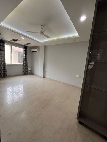 Room in 6+ BHK Villa at Sushant Vyapaar Kendra, Sector 43 – for Sale
